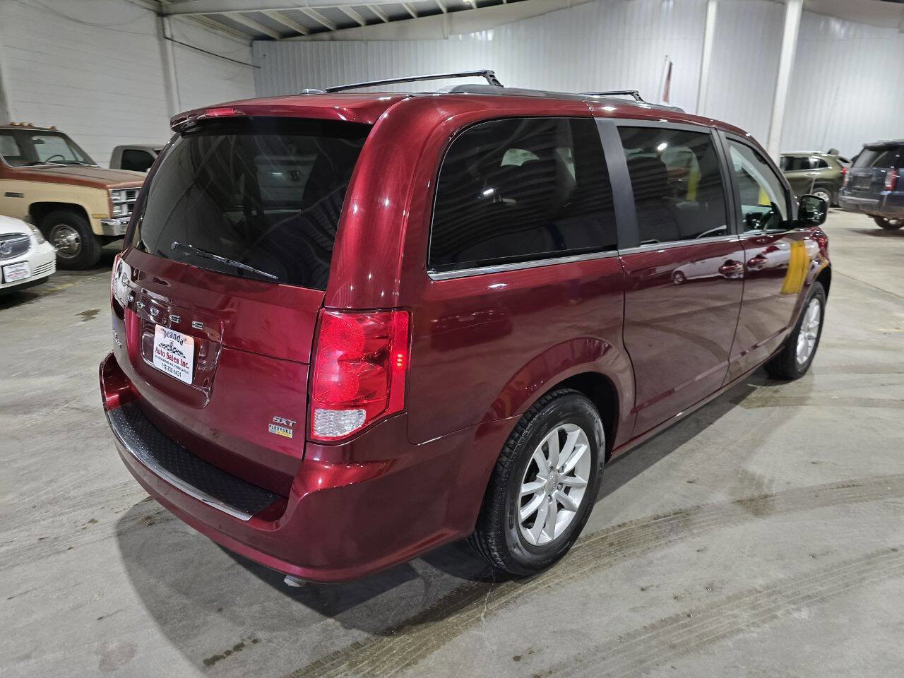 Used 2019 Dodge Grand Caravan SXT image 12