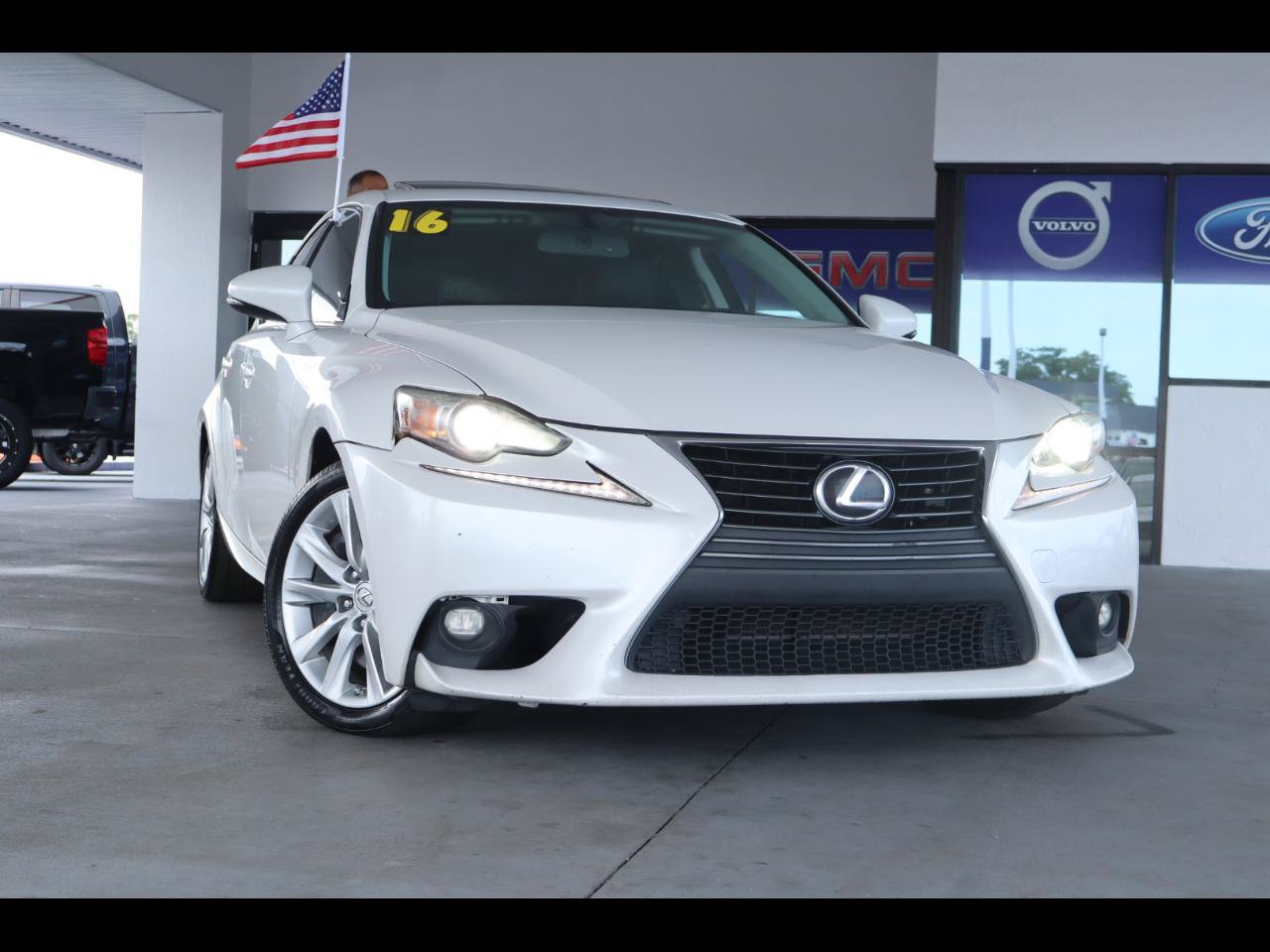 Used 2016 Lexus IS 200t RWD image 1