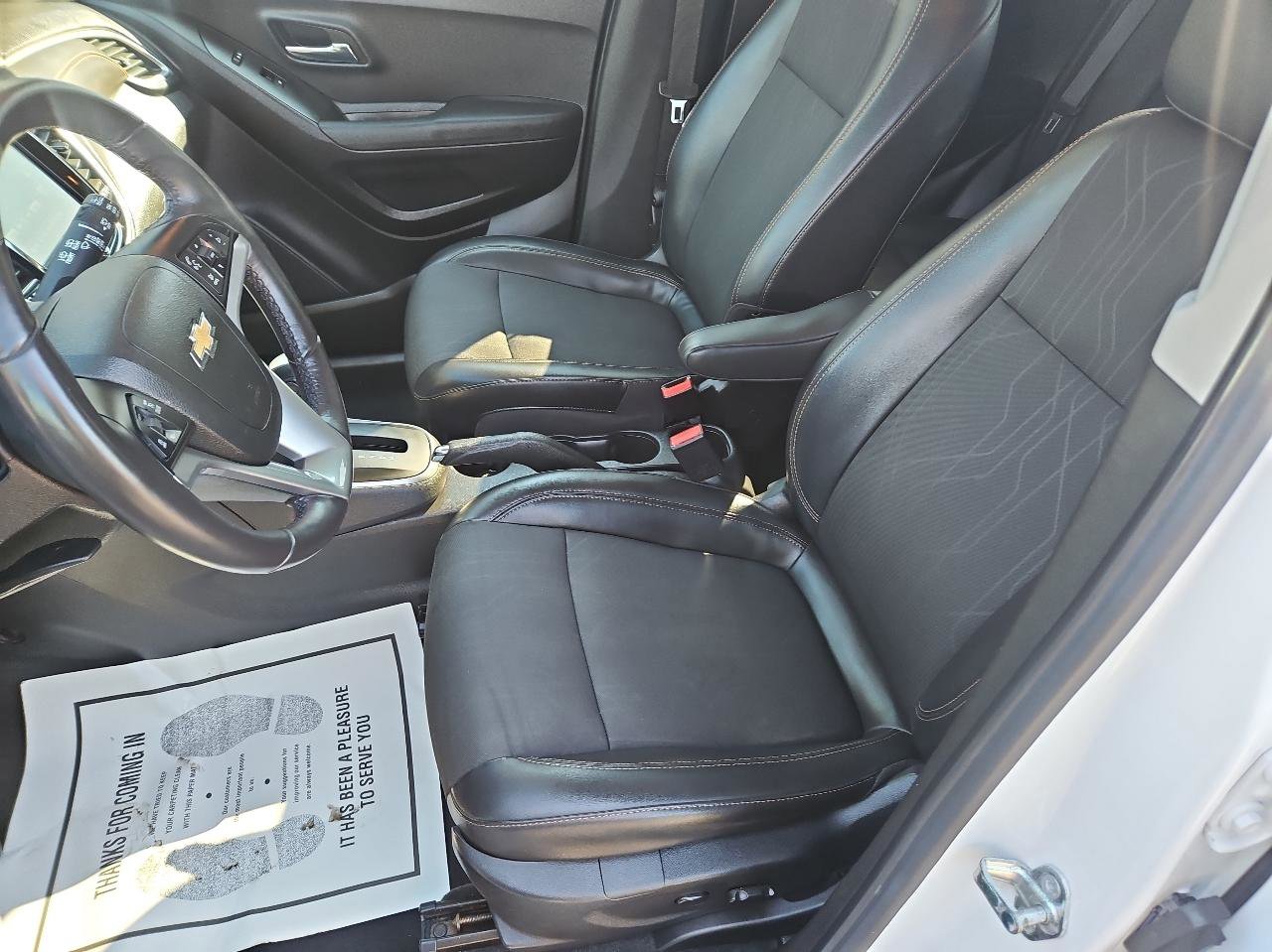 Used 2017 Chevrolet Trax LT w/ LT Convenience Package image 11