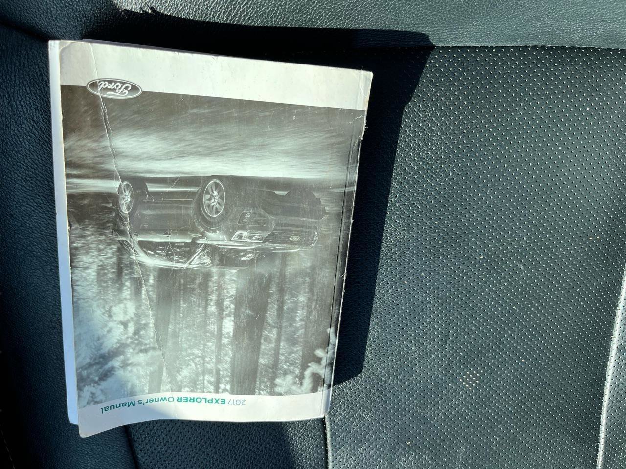 Used 2017 Ford Explorer Limited image 32