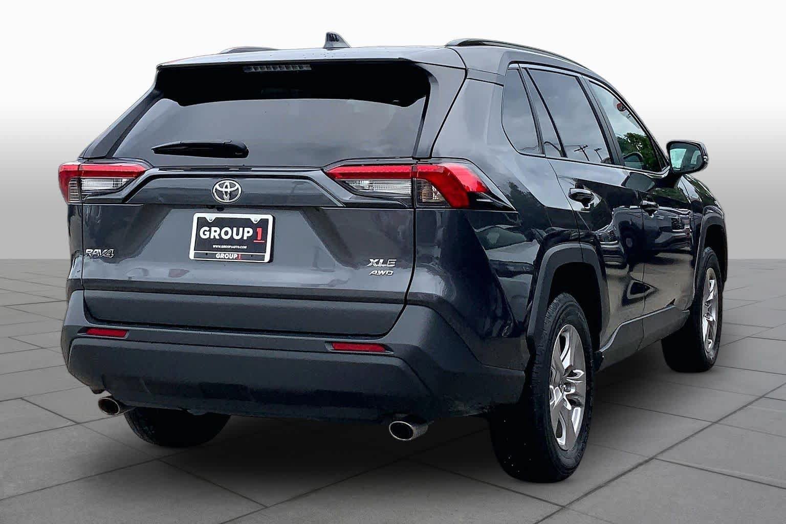 Used 2025 Toyota RAV4 XLE AWD/4WD image 13
