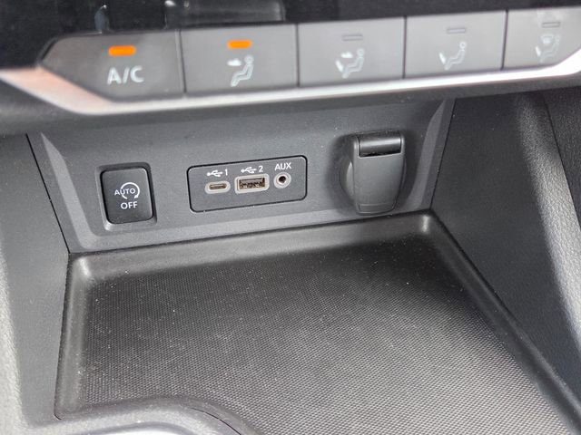 Used 2025 Nissan Sentra SV image 24