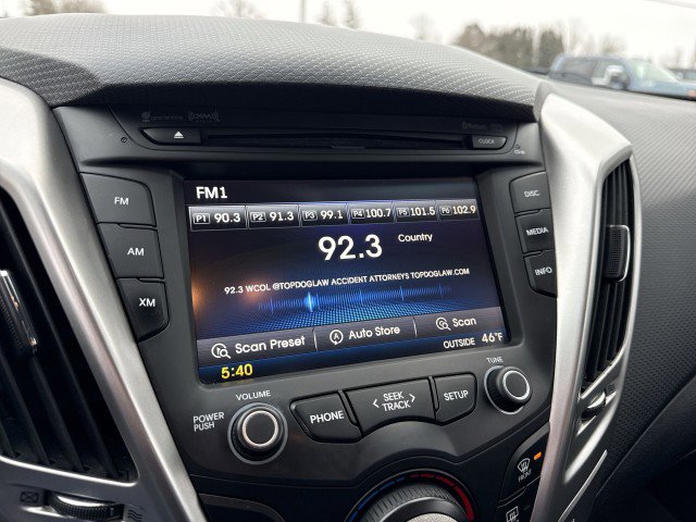 Used 2015 Hyundai Veloster image 12