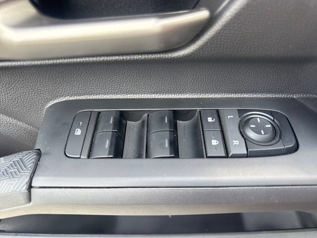 Used 2024 Toyota Tacoma TRD Off-Road AWD/4WD image 17