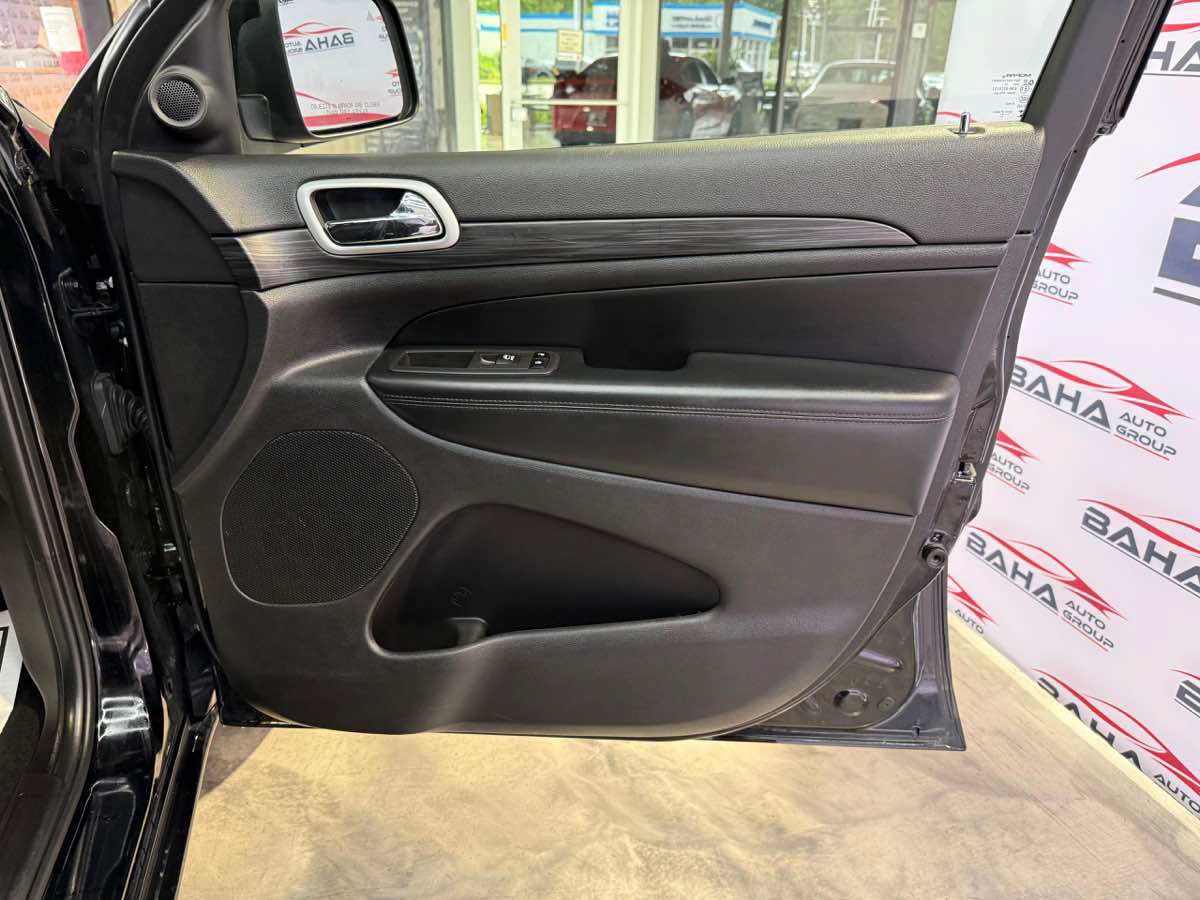 Used 2021 Jeep Grand Cherokee Laredo X AWD/4WD image 54