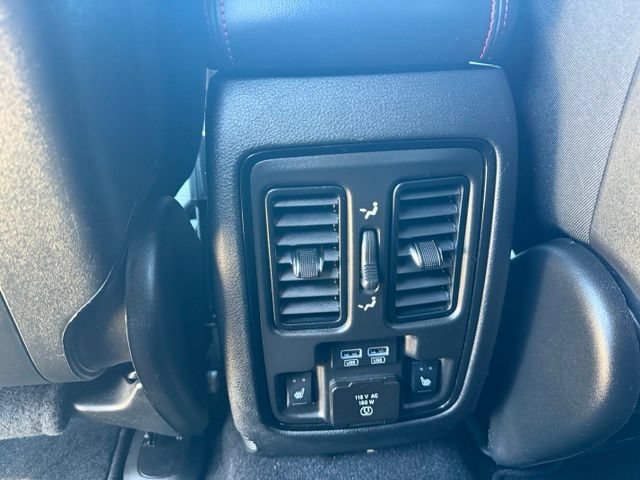 Used 2025 Dodge Durango GT AWD/4WD image 32