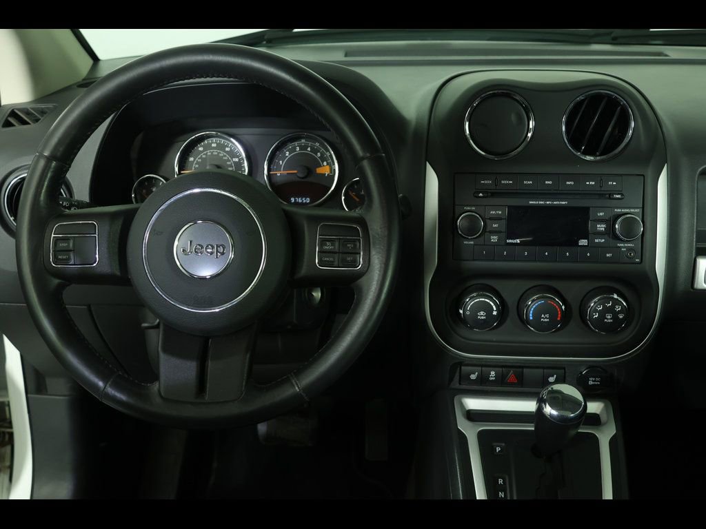 Used 2014 Jeep Compass Latitude image 10