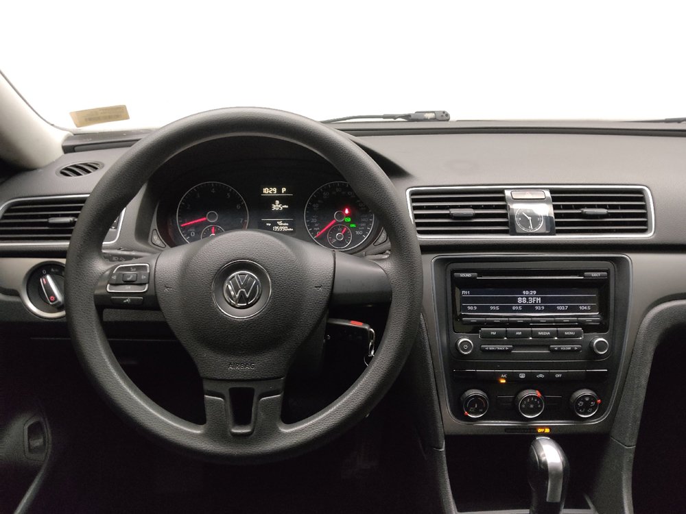 Used 2015 Volkswagen Passat 1.8T S FWD image 22