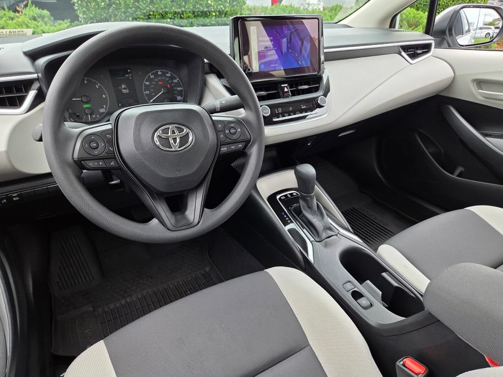 Used 2024 Toyota Corolla LE w/ LE Convenience Package FWD image 7