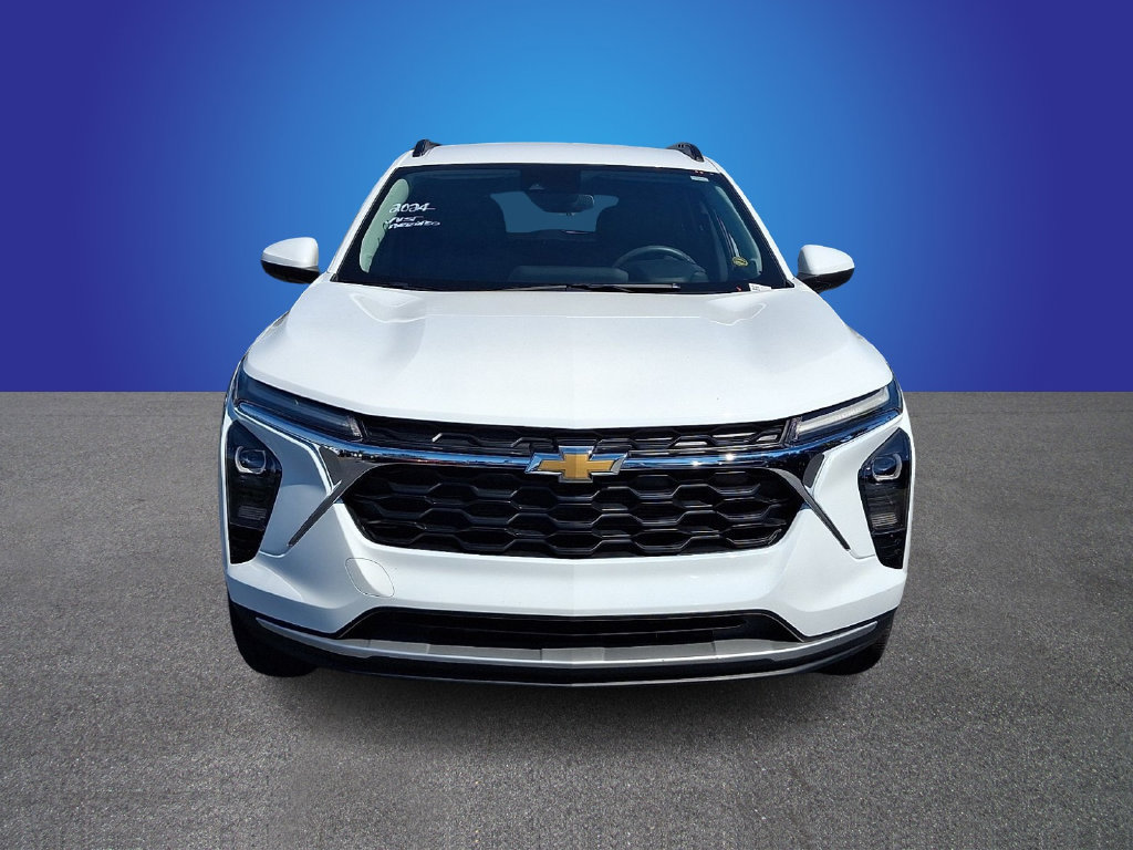Used 2024 Chevrolet Trax LT FWD image 2