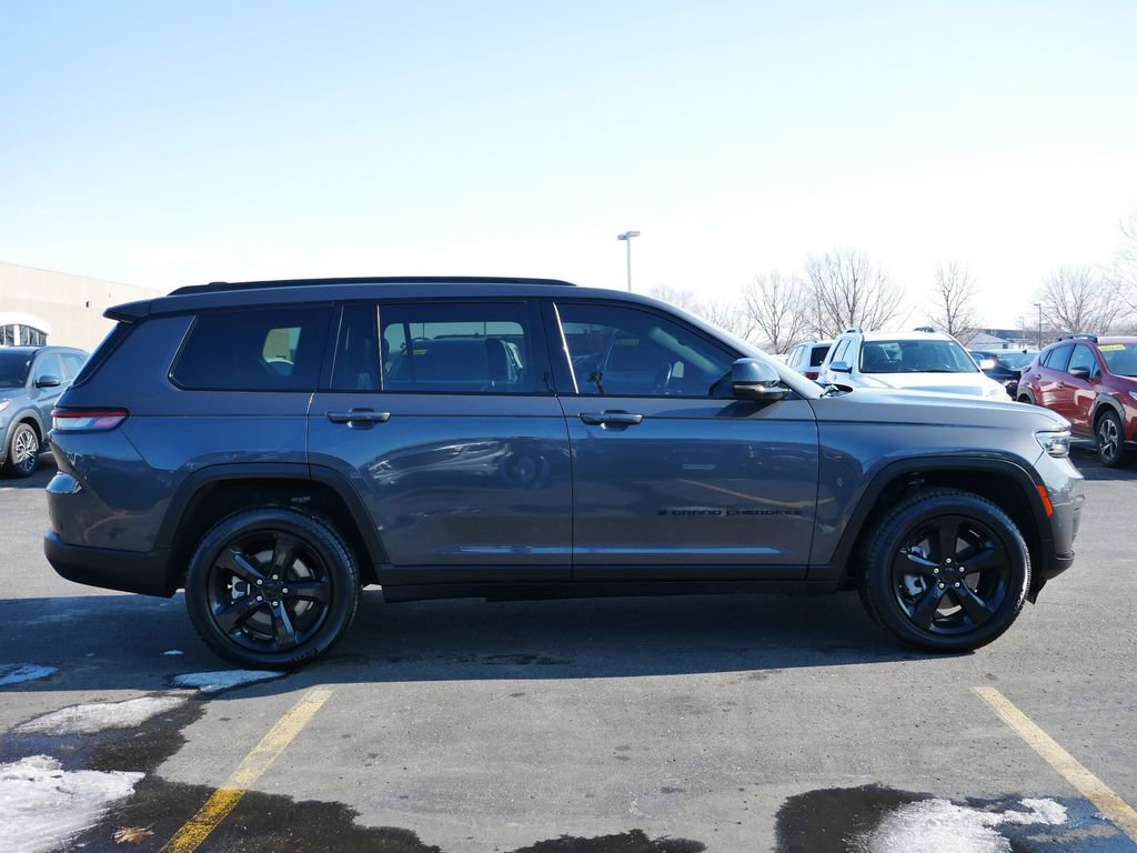 Used 2021 Jeep Grand Cherokee L Laredo image 8