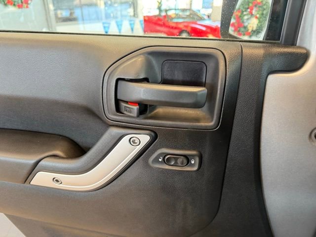 Used 2015 Jeep Wrangler Sahara w/ Connectivity Group image 18