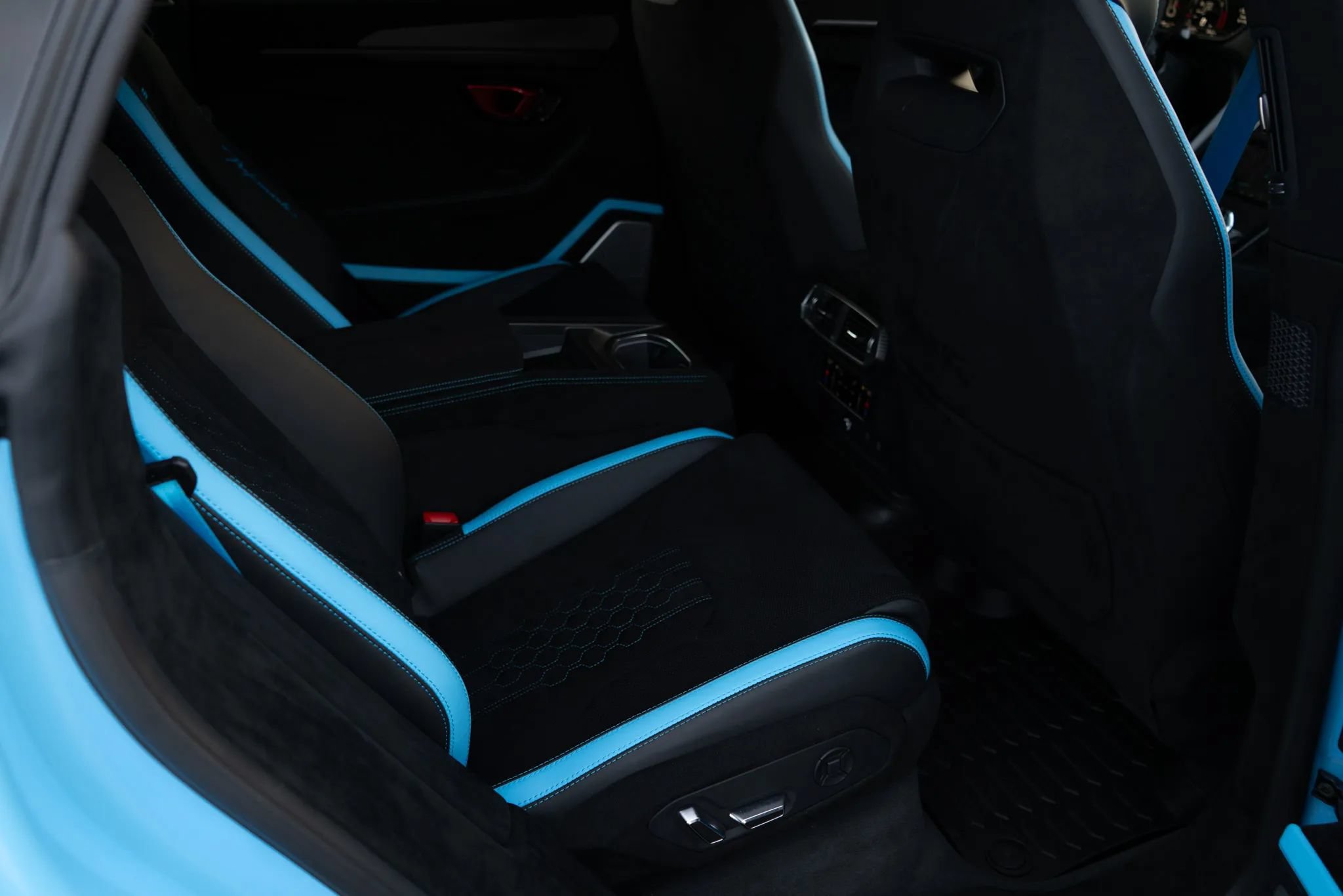 Used 2024 Lamborghini Urus Performante AWD/4WD image 71