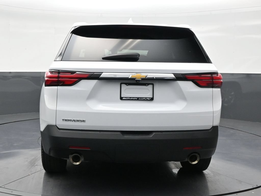 Used 2023 Chevrolet Traverse LS FWD image 4