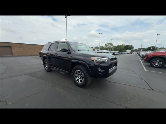 Used 2024 Toyota 4Runner TRD Off-Road Premium w/ Moonroof Package AWD/4WD image 2