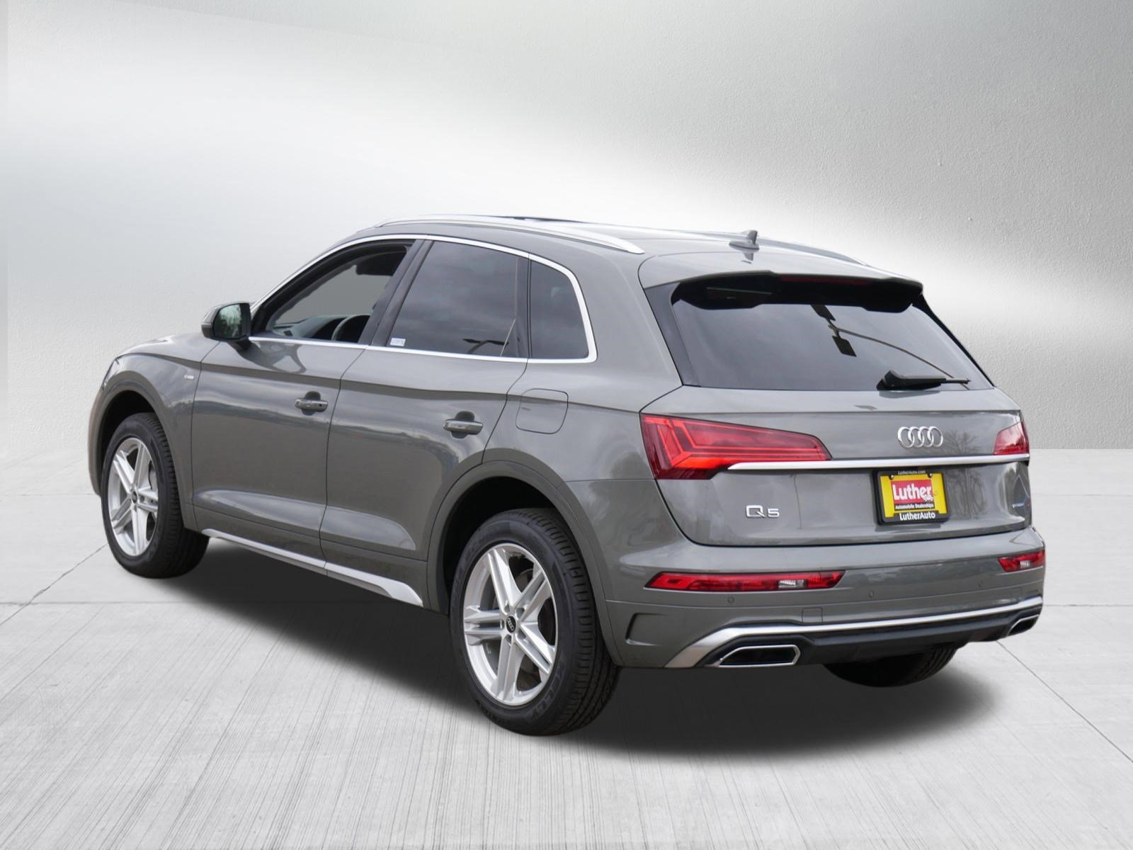 Used 2023 Audi Q5 e Premium w/ Convenience Package AWD/4WD image 5