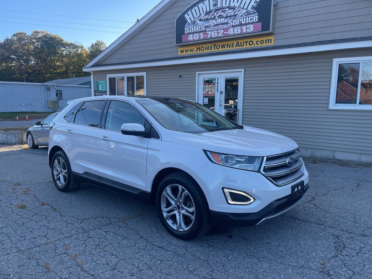 Used 2016 Ford Edge Titanium w/ Equipment Group 301A AWD/4WD image 2