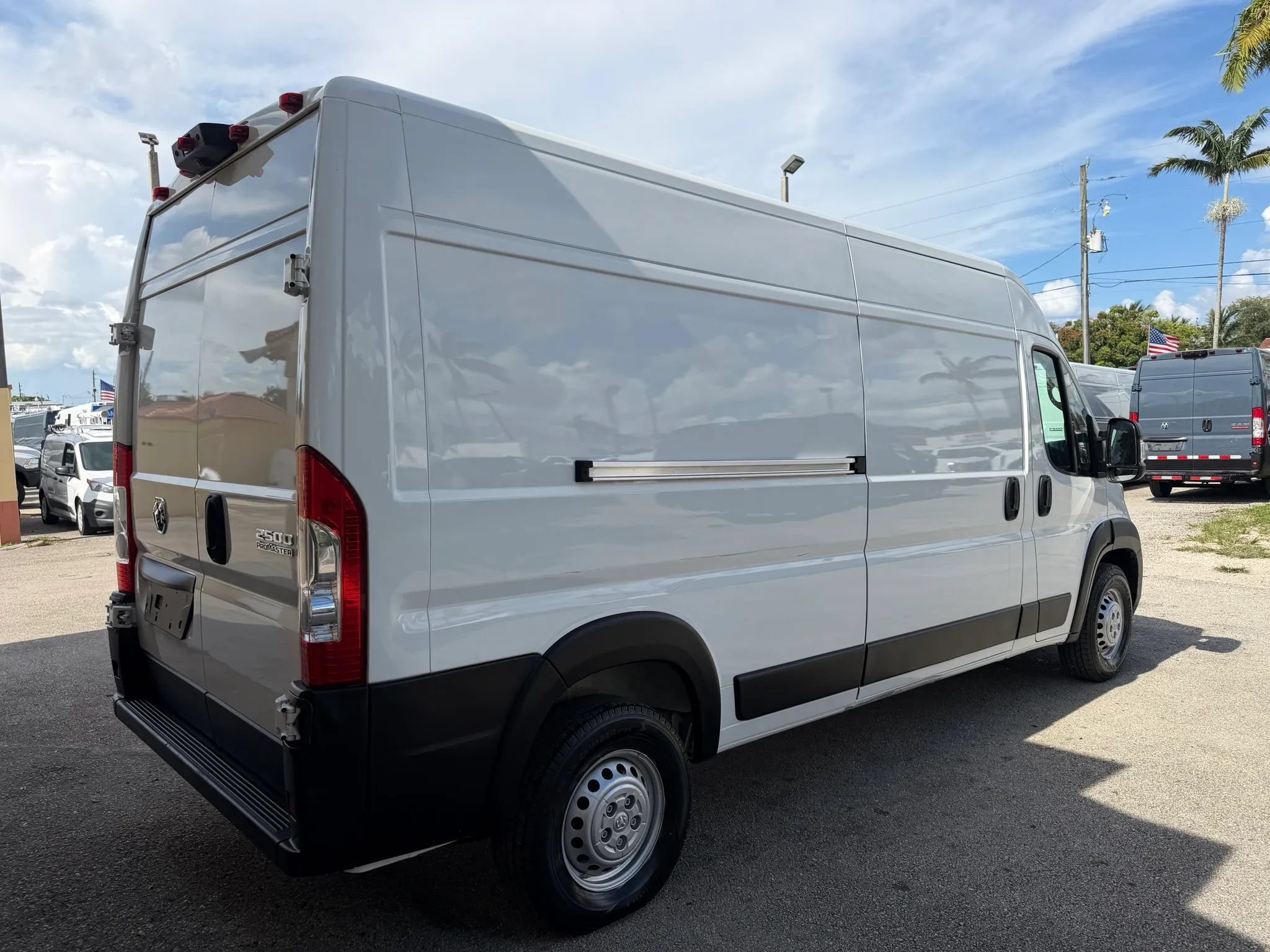 Used 2024 RAM ProMaster 2500 159 High Roof w/ Convenience Group FWD image 5