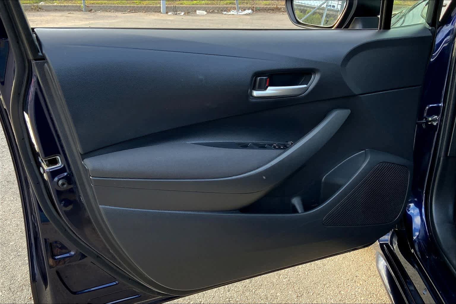 Used 2020 Toyota Corolla LE FWD image 21