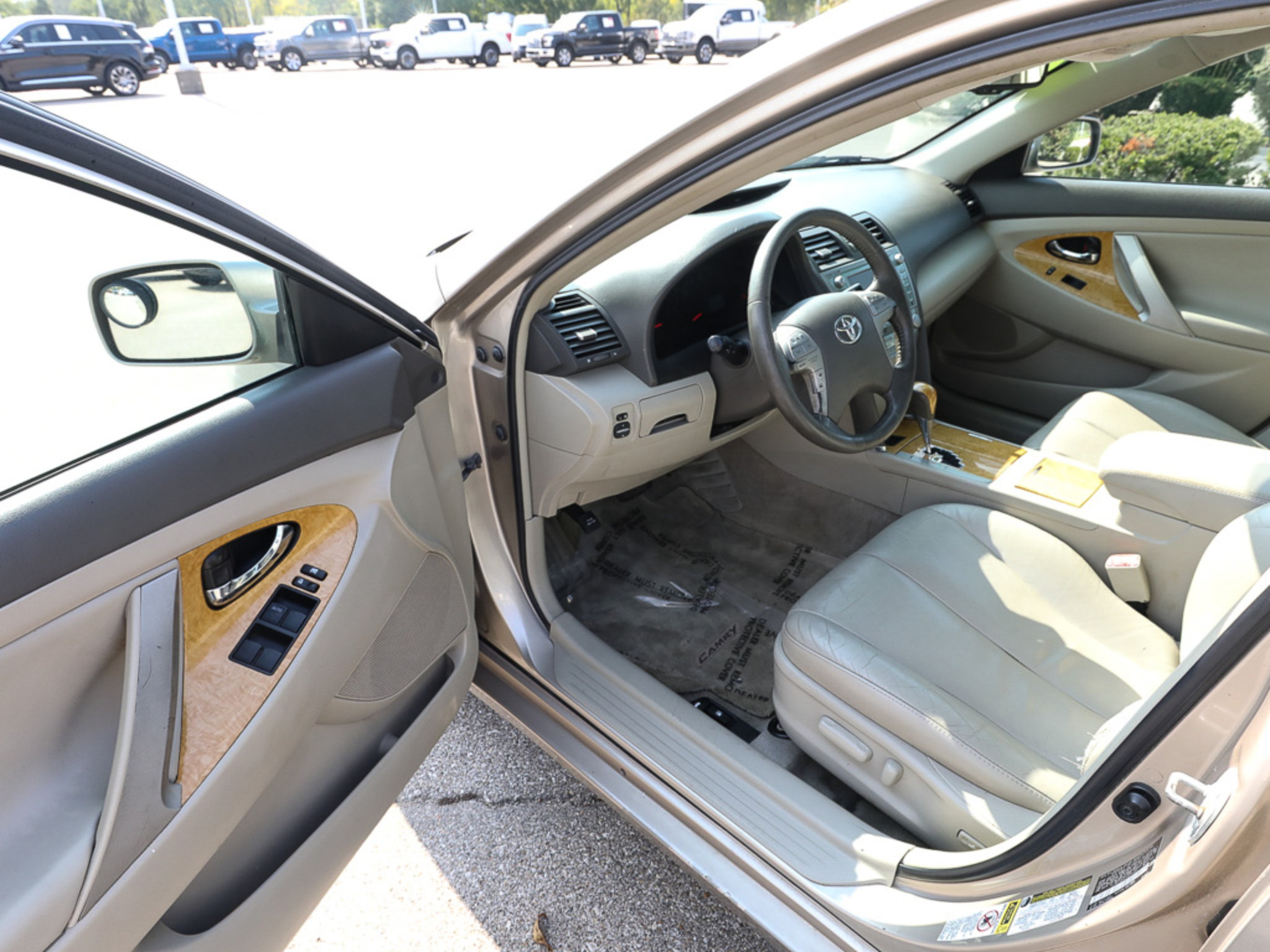 Used 2007 Toyota Camry XLE FWD image 10