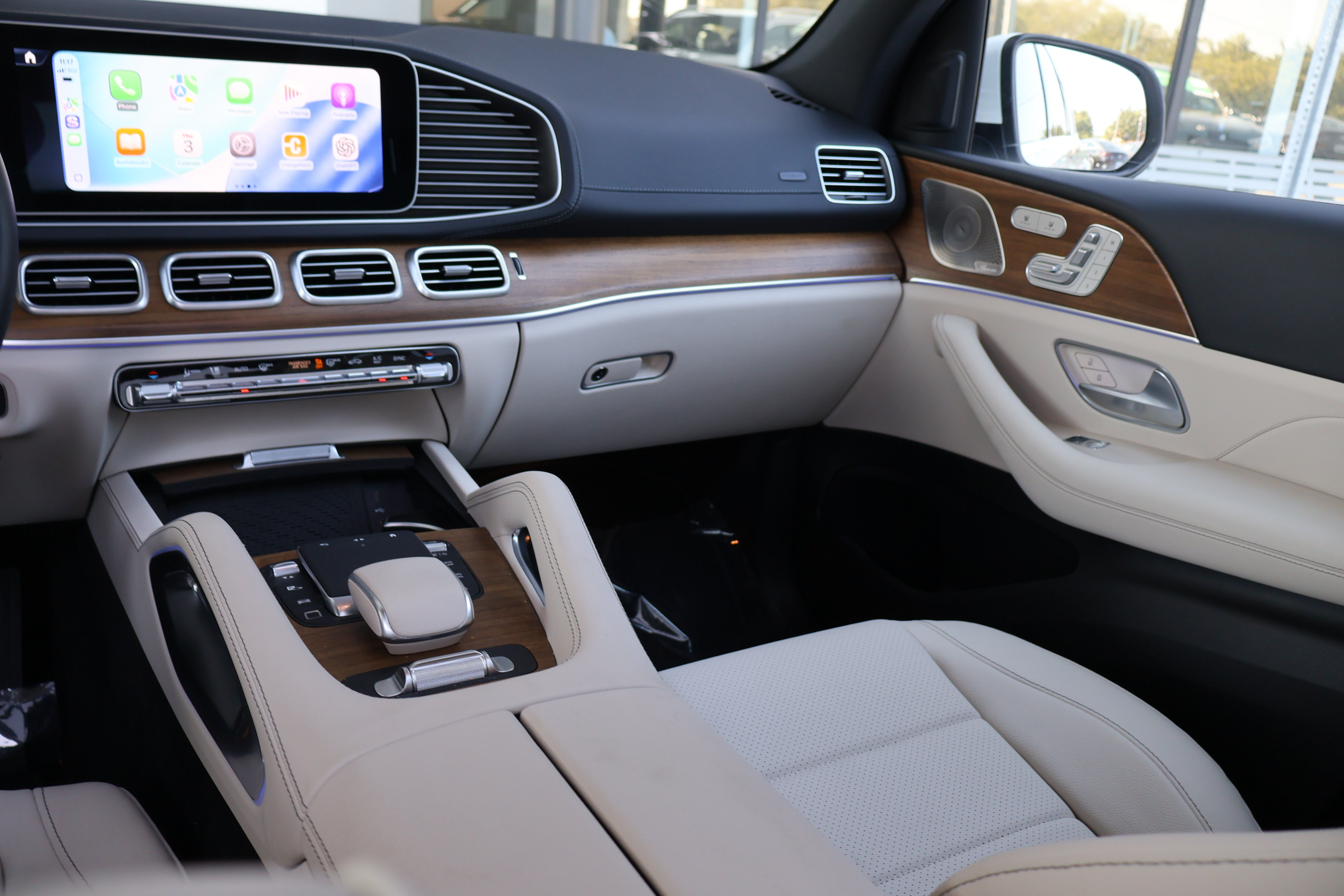 Used 2025 Mercedes-Benz GLS 450 4MATIC image 22