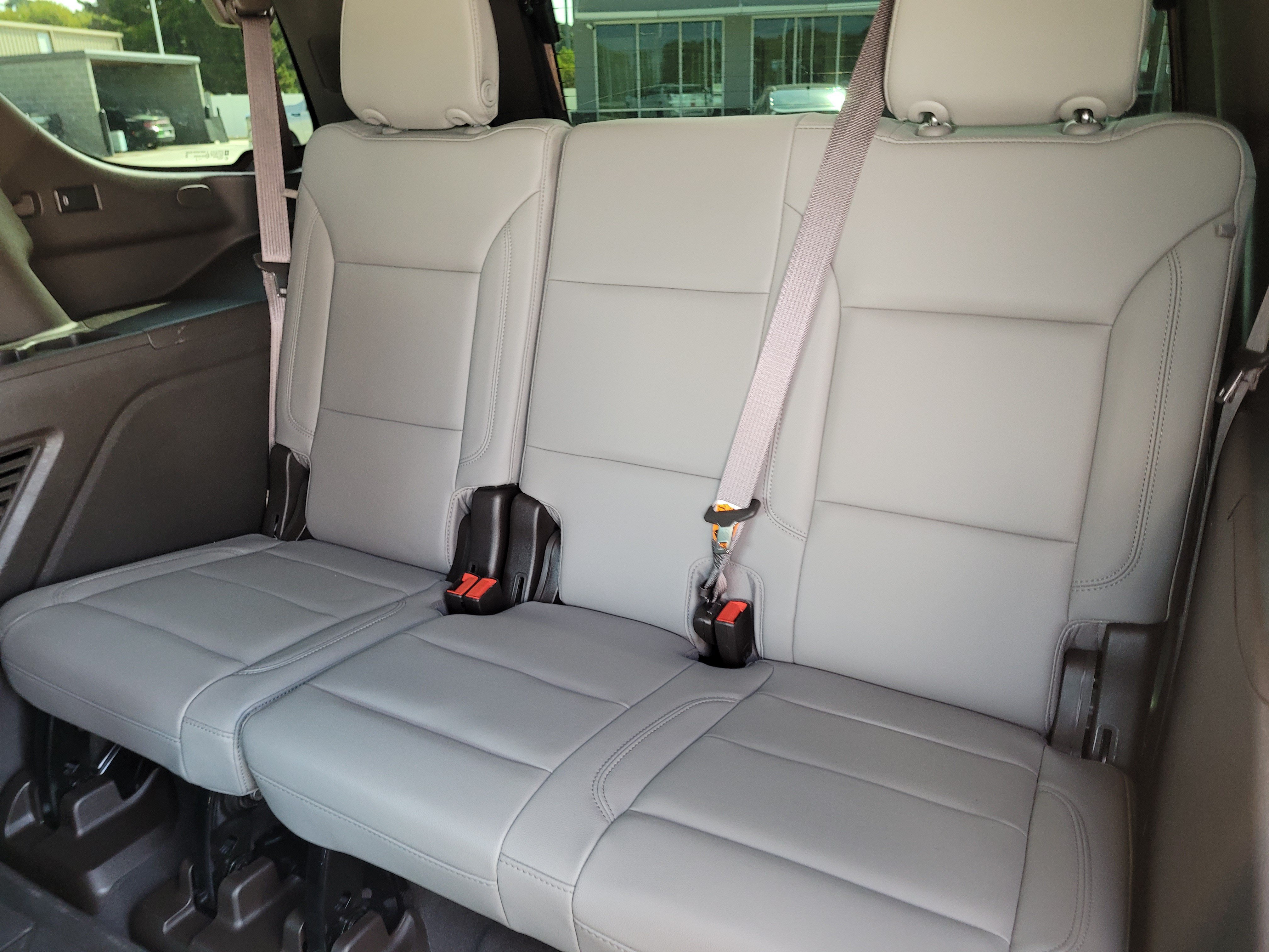 Used 2022 Chevrolet Tahoe LT w/ Luxury Package RWD image 26