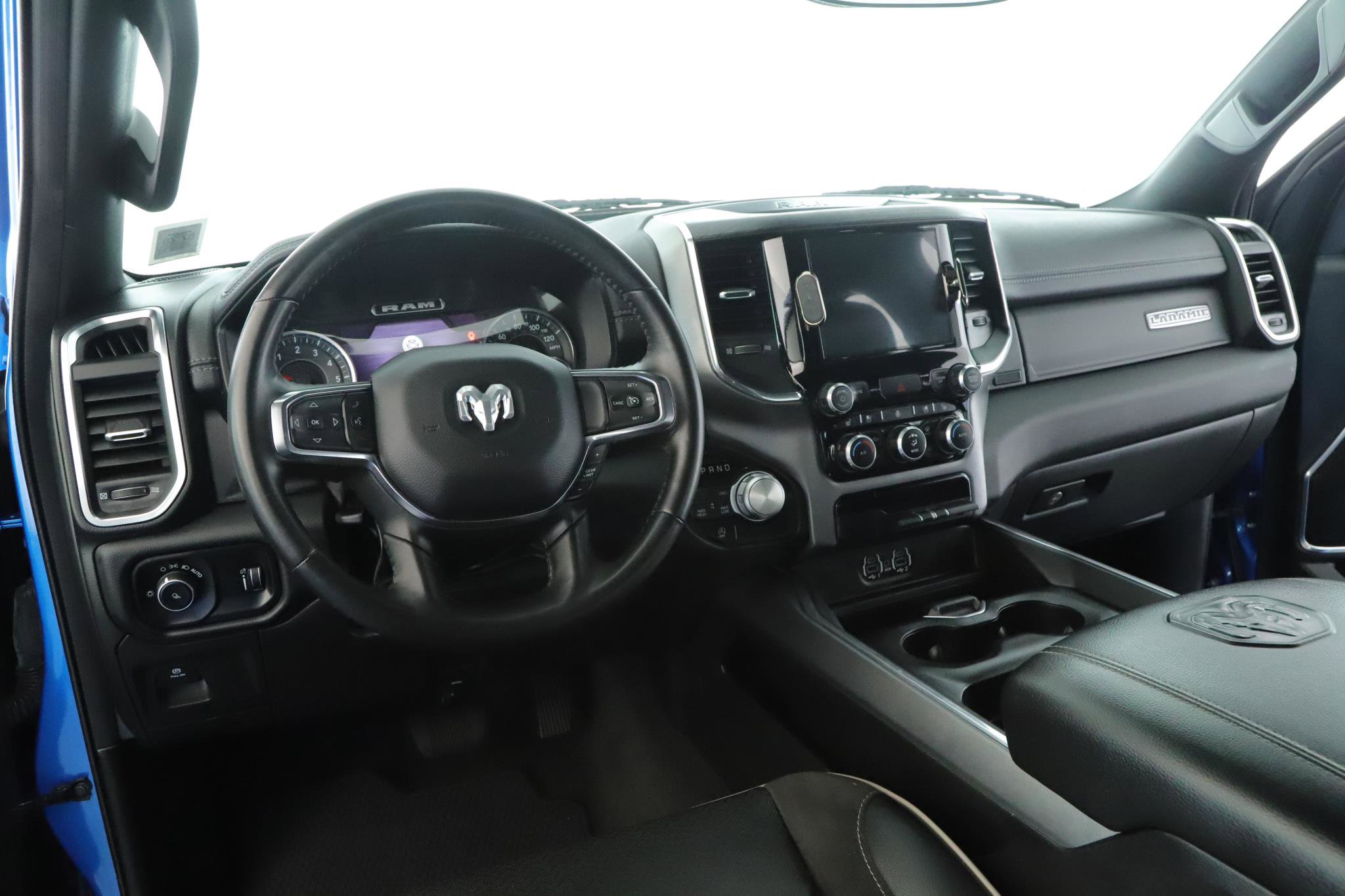 Used 2024 RAM 1500 Laramie AWD/4WD image 4