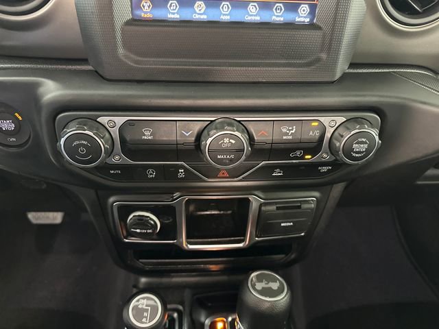 Used 2022 Jeep Wrangler Willys AWD/4WD image 23