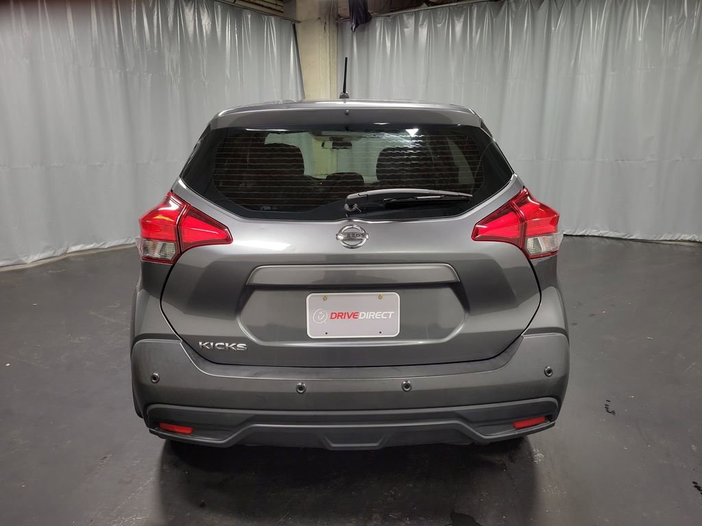 Used 2020 Nissan Kicks S image 8