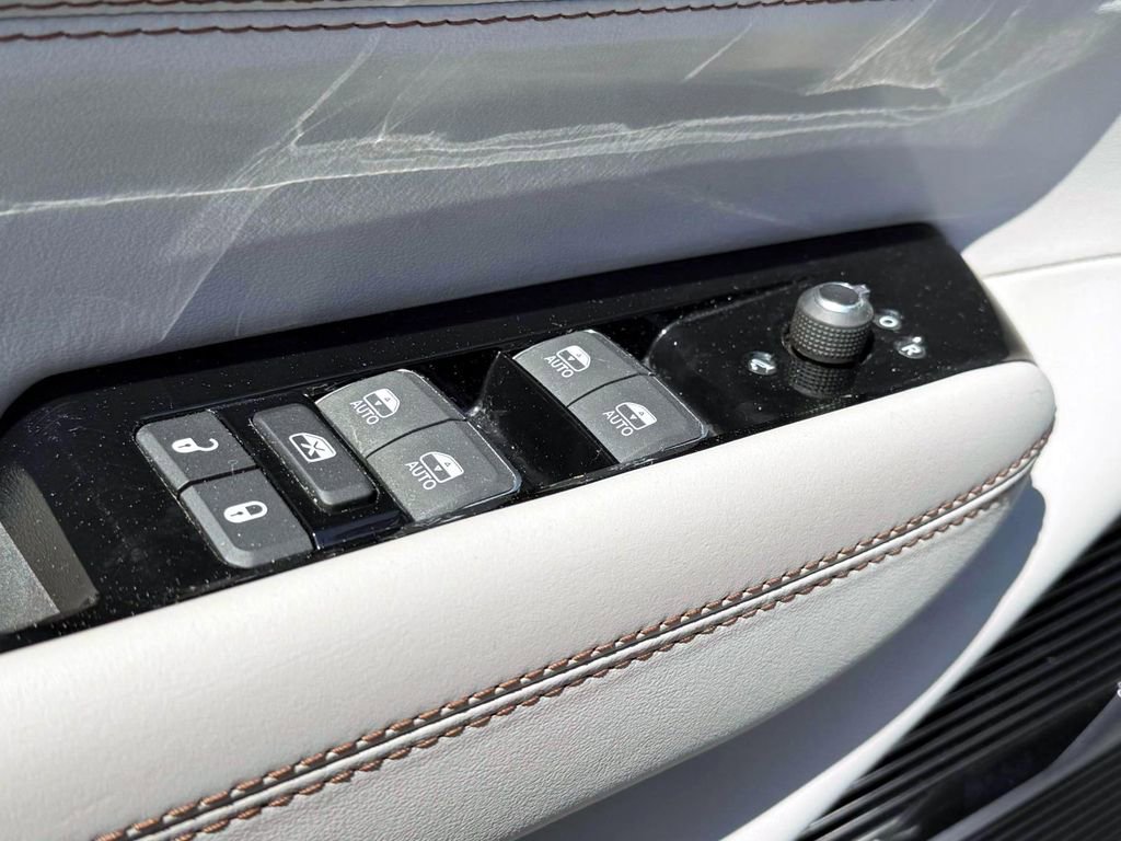 Certified 2025 Jeep Grand Wagoneer 4WD image 20