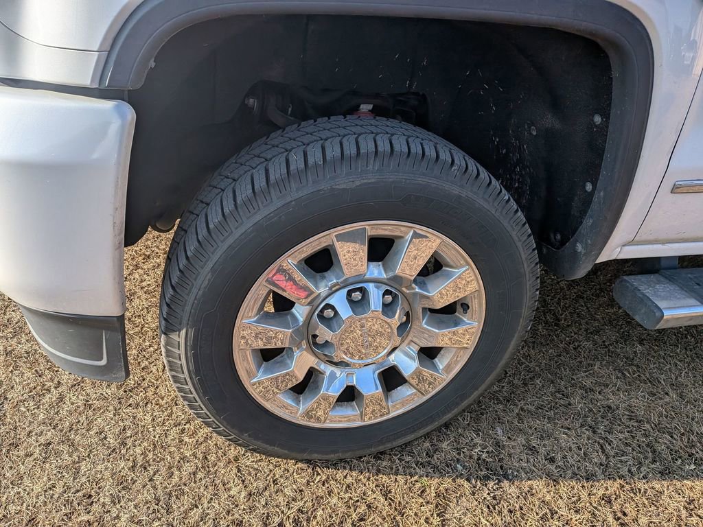 Used 2018 GMC Sierra 2500 Denali w/ Duramax Plus Package image 3