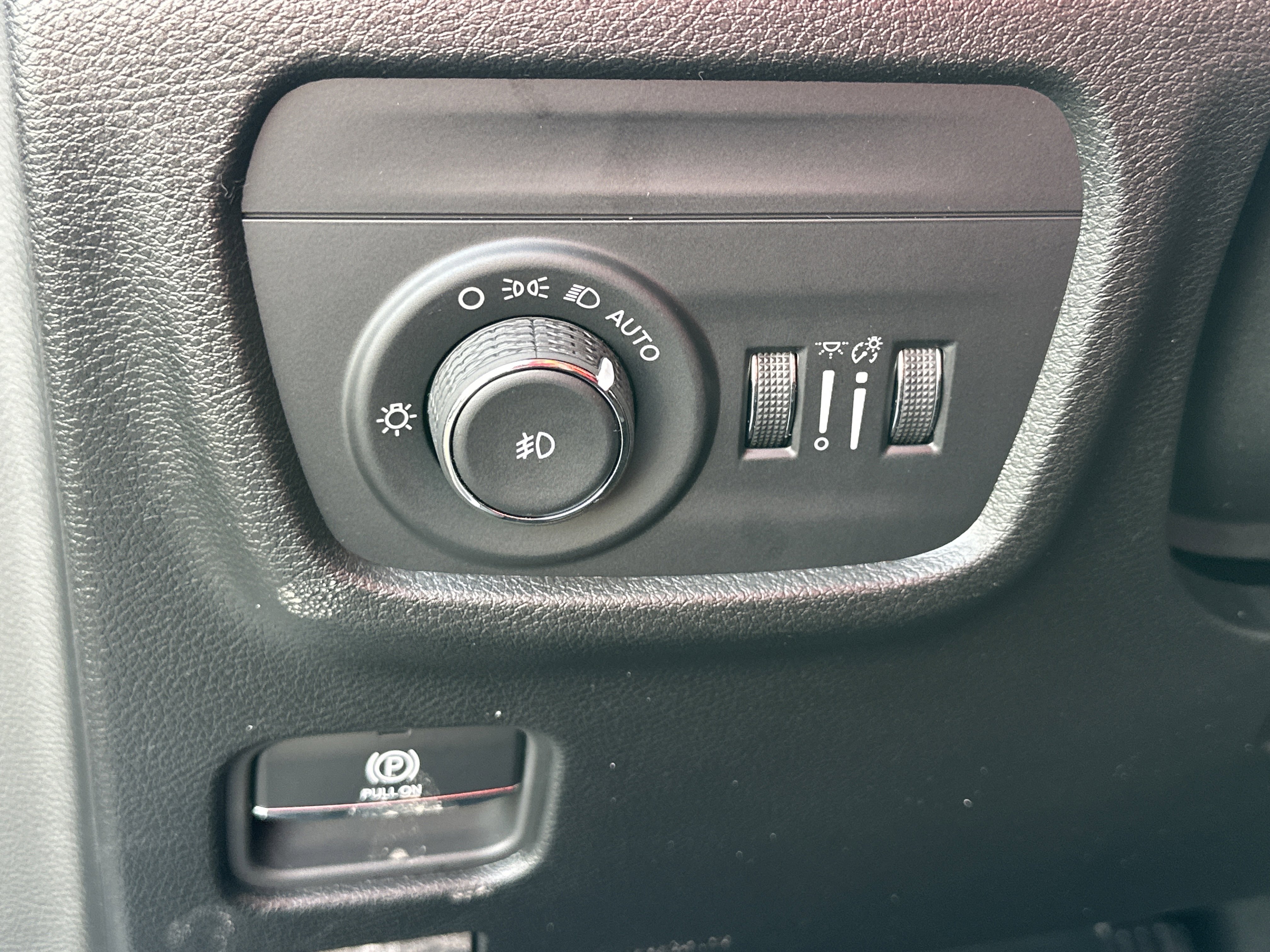 New 2026 Jeep Grand Cherokee Limited AWD/4WD image 10