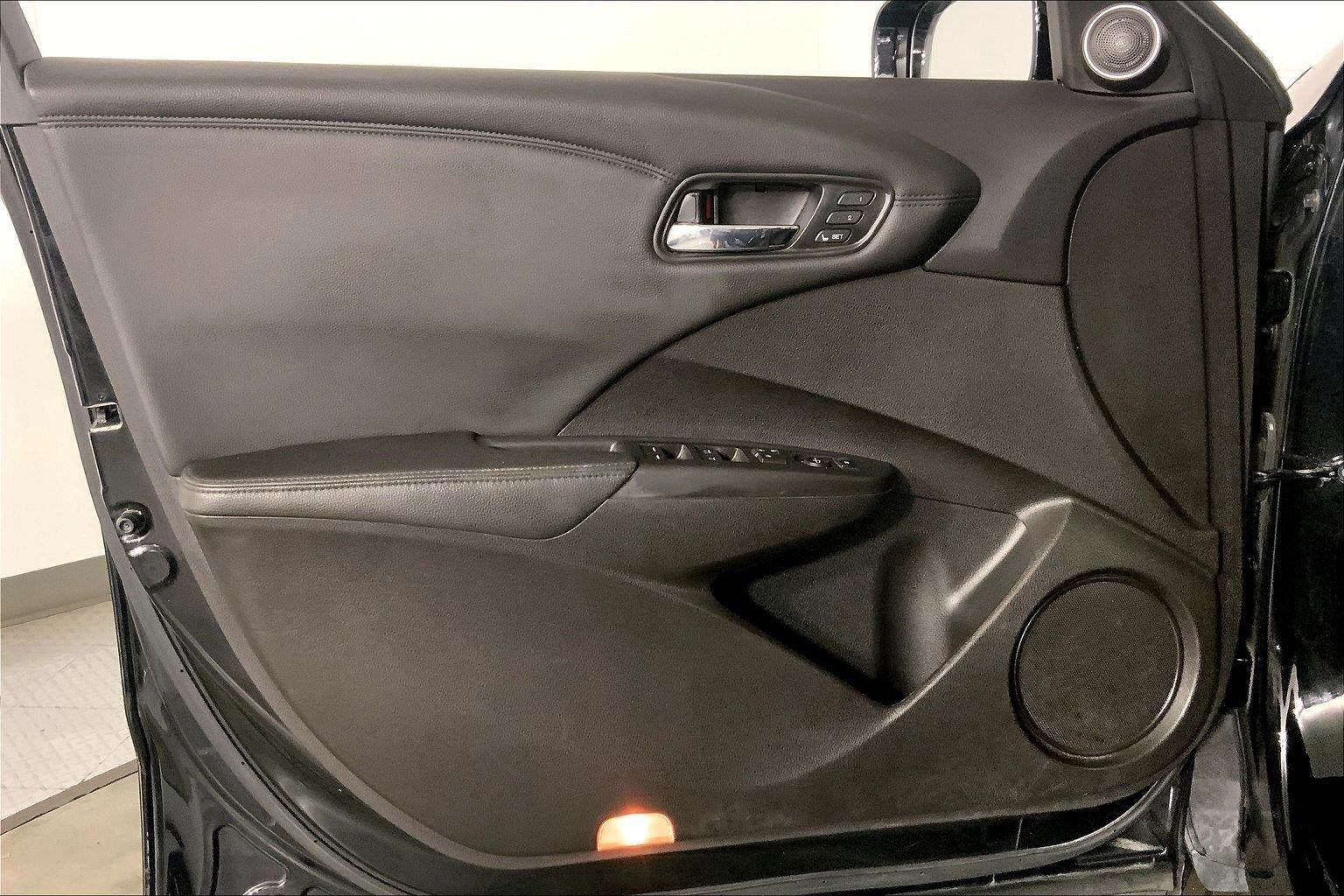Used 2017 Acura RDX w/ AcuraWatch Plus Package FWD image 24