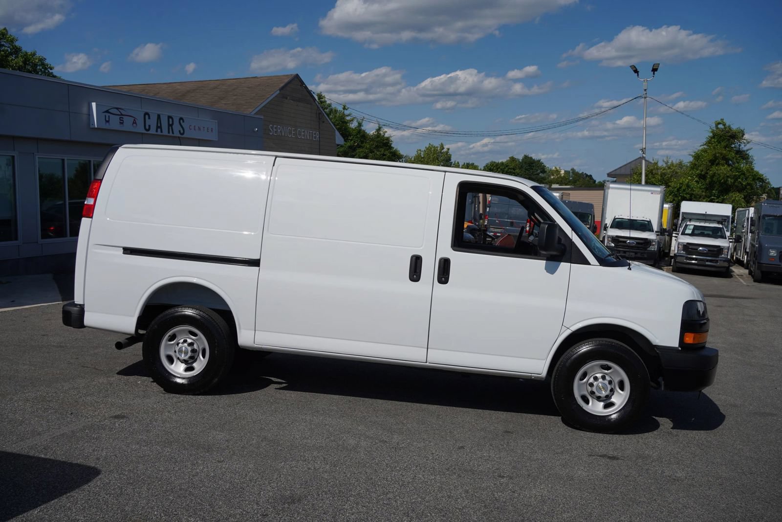 Used 2025 Chevrolet Express 2500 w/ Communications Package RWD image 4
