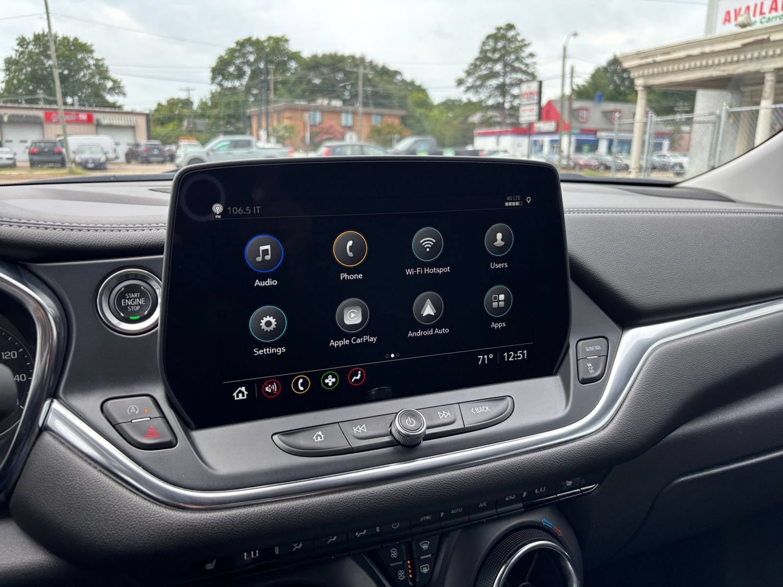 Used 2025 Chevrolet Blazer LT FWD image 19