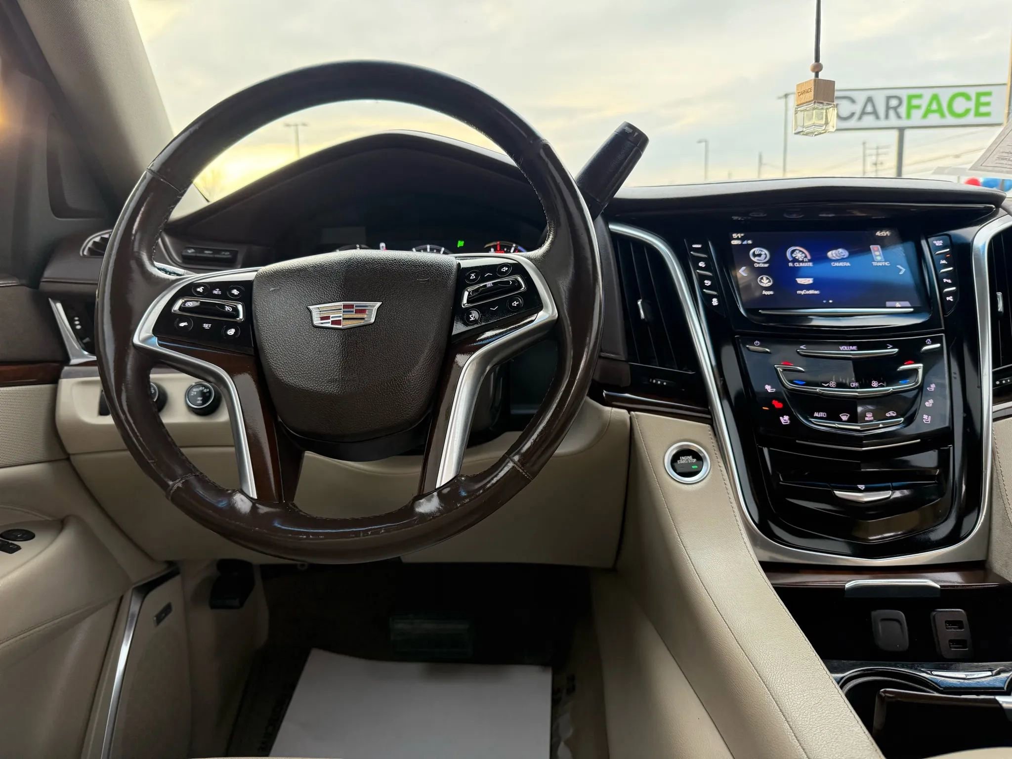 Used 2017 Cadillac Escalade ESV Luxury image 34