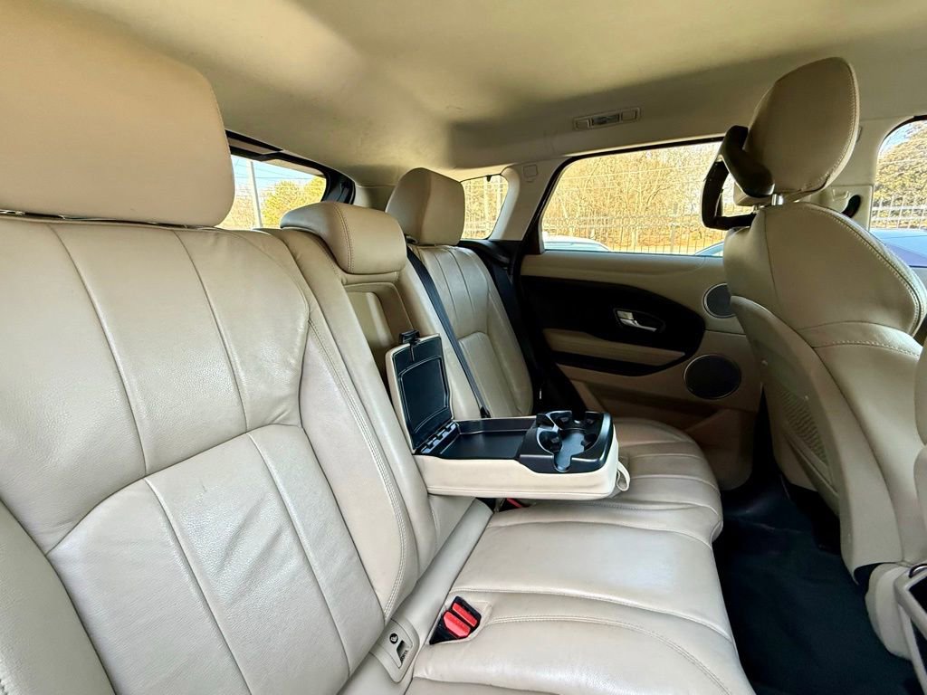 Used 2018 Land Rover Range Rover Evoque SE Premium image 28