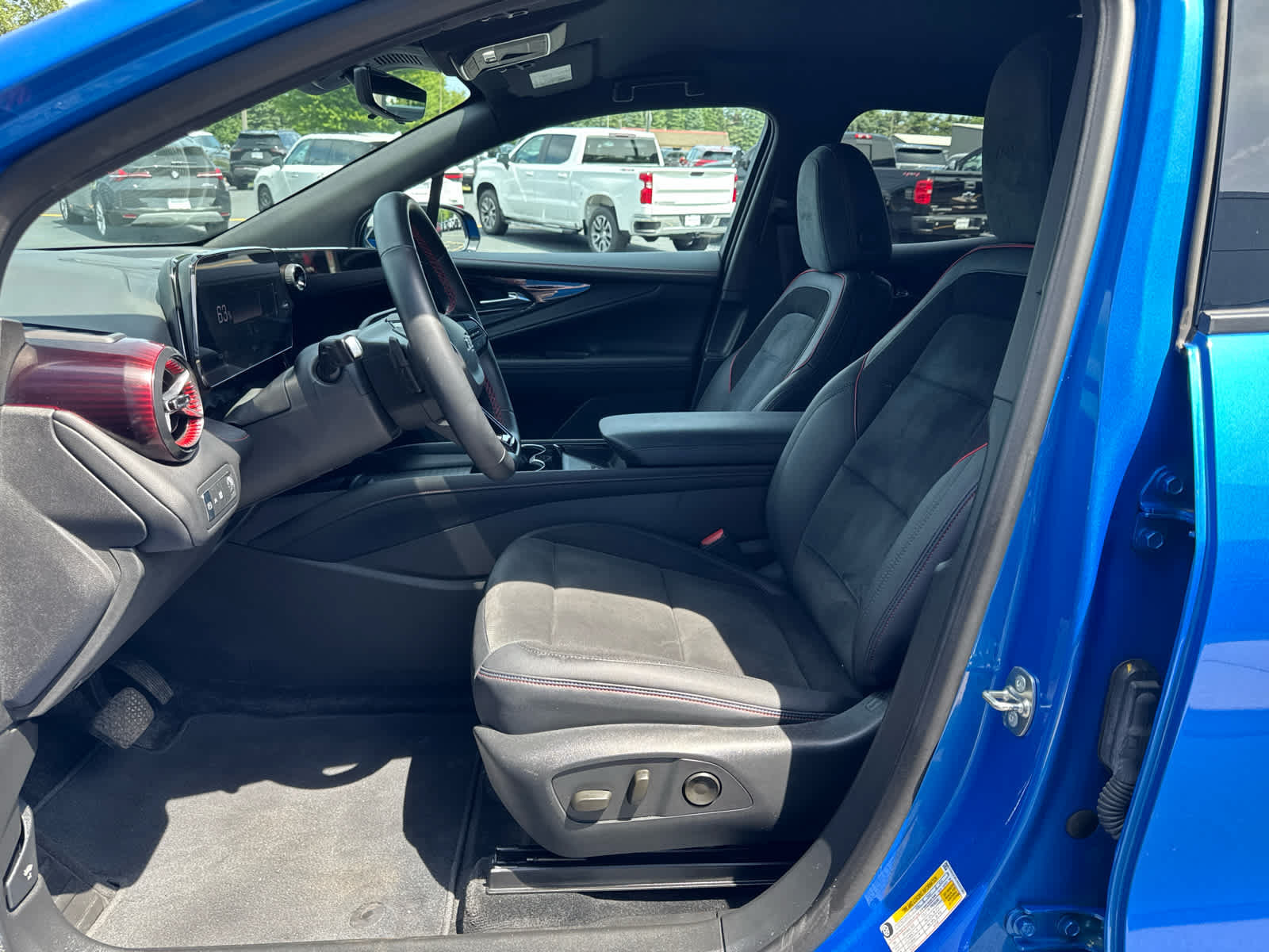 Used 2024 Chevrolet Blazer EV RS AWD/4WD image 19