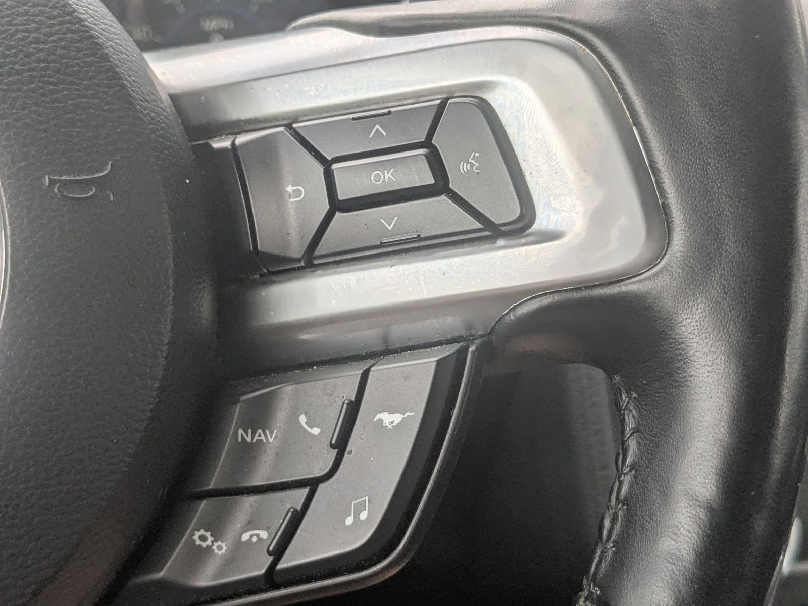 Used 2019 Ford Mustang Premium w/ Equipment Group 201A RWD image 18