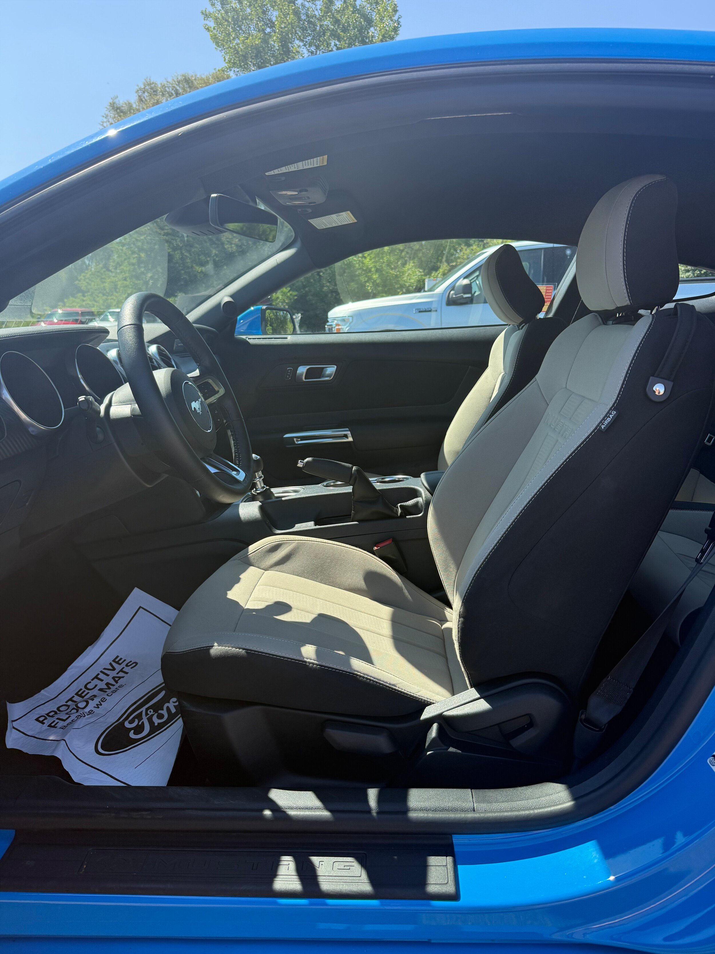 Used 2022 Ford Mustang Coupe RWD image 6