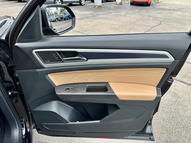 Used 2023 Volkswagen Atlas Cross Sport SEL Premium R-Line image 24