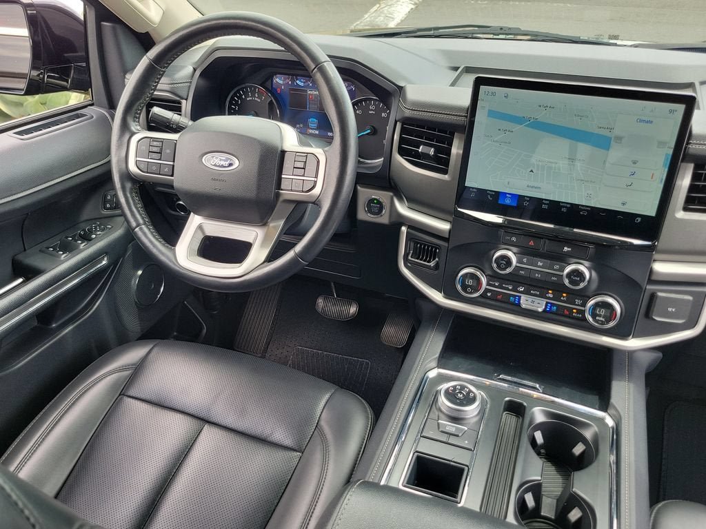 Used 2024 Ford Expedition XLT RWD image 11