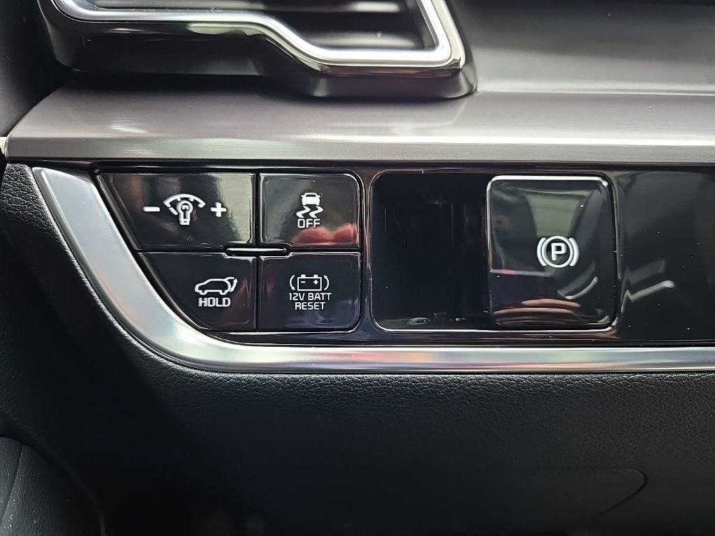 Used 2023 Kia Sportage EX w/ EX Premium Package image 21