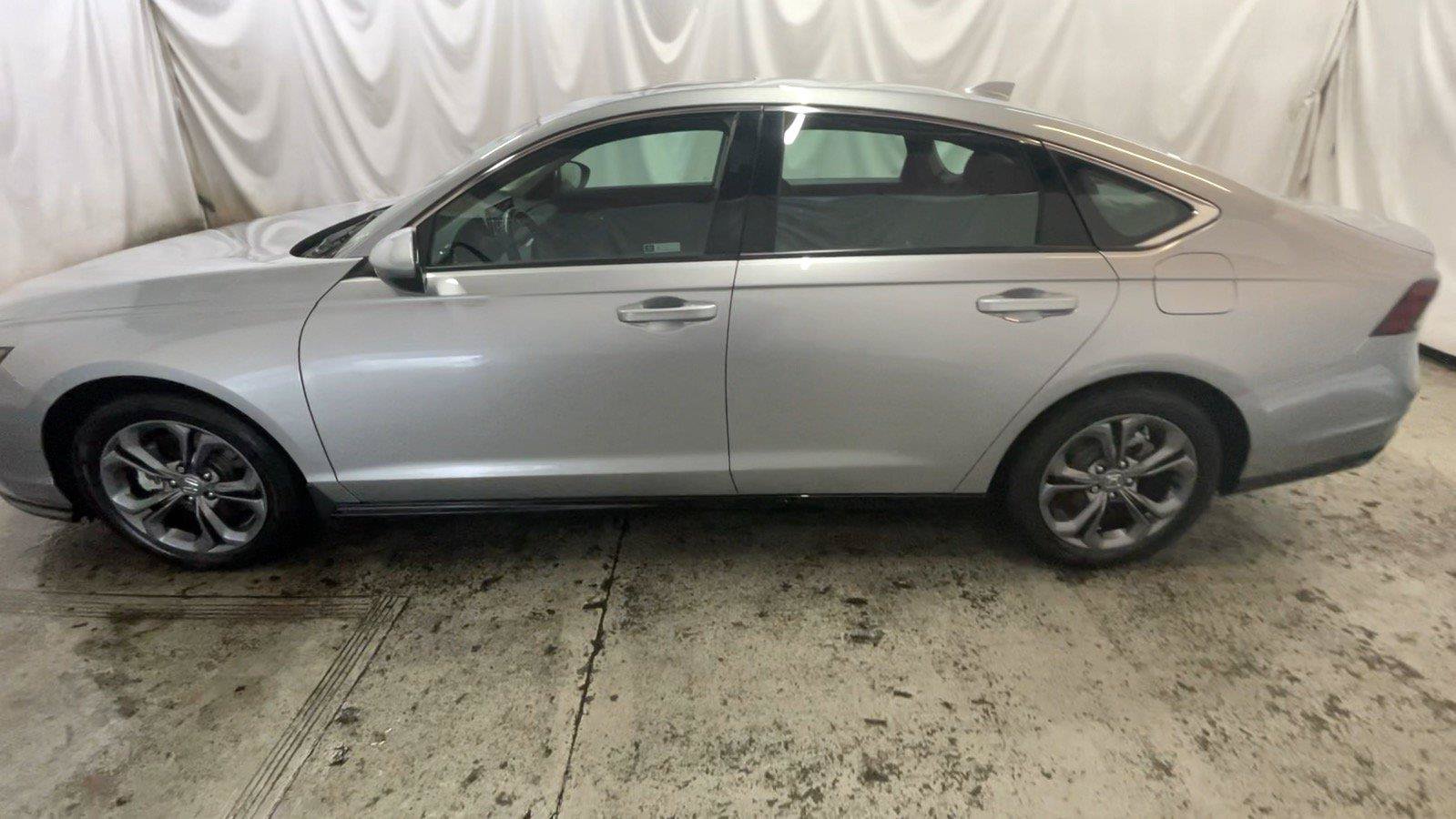 Used 2024 Honda Accord EX-L image 12