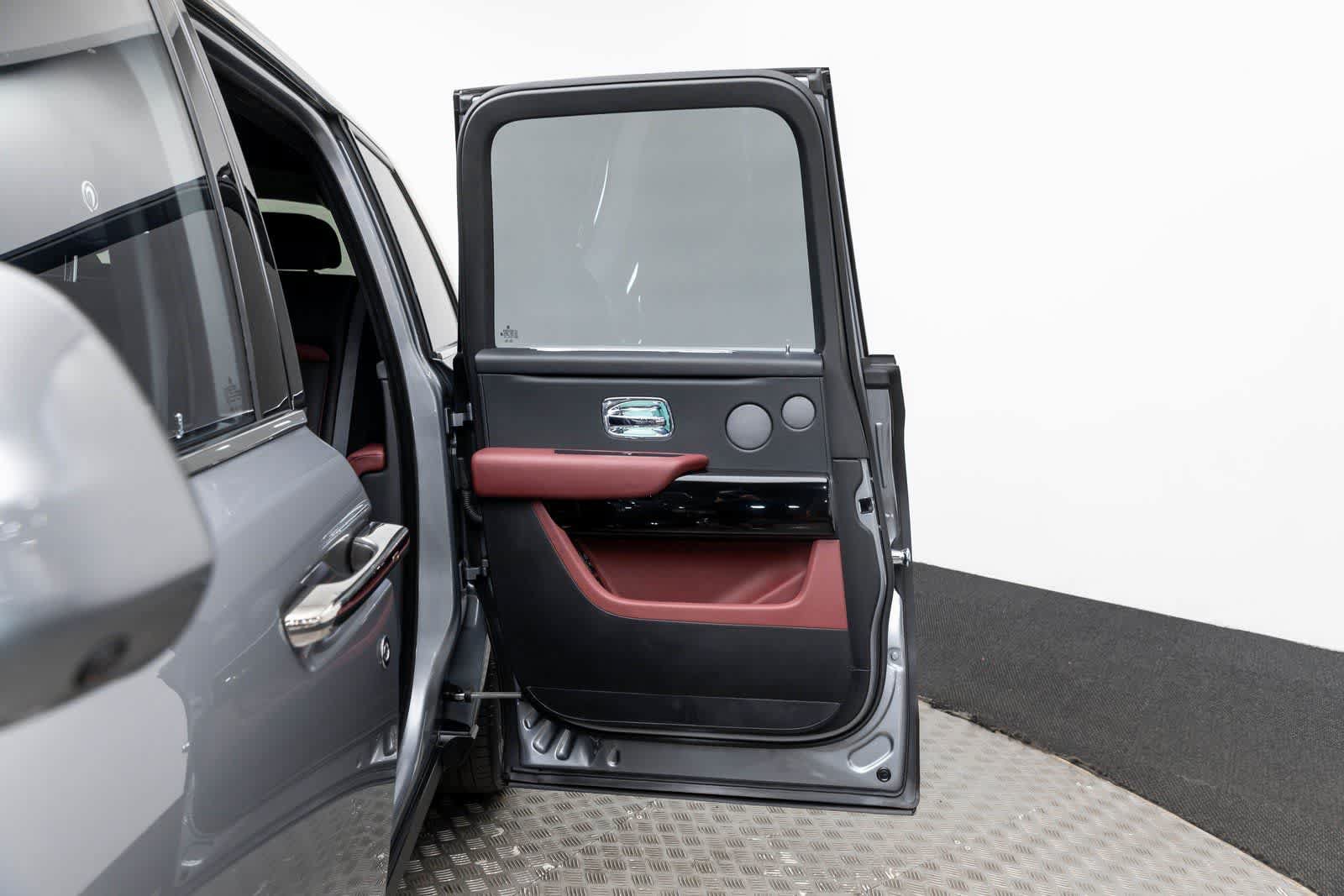 Certified 2022 Rolls-Royce Cullinan AWD/4WD image 58