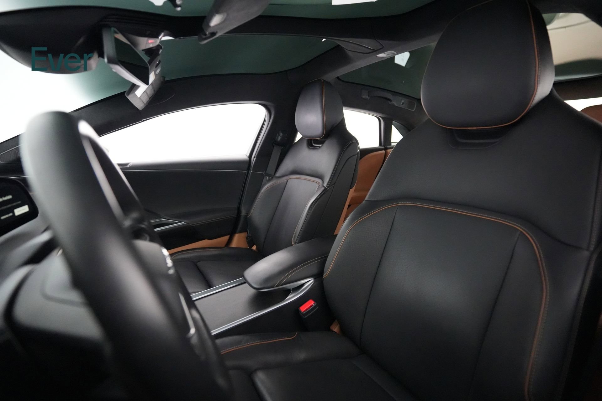 Used 2023 Lucid Air Touring image 4