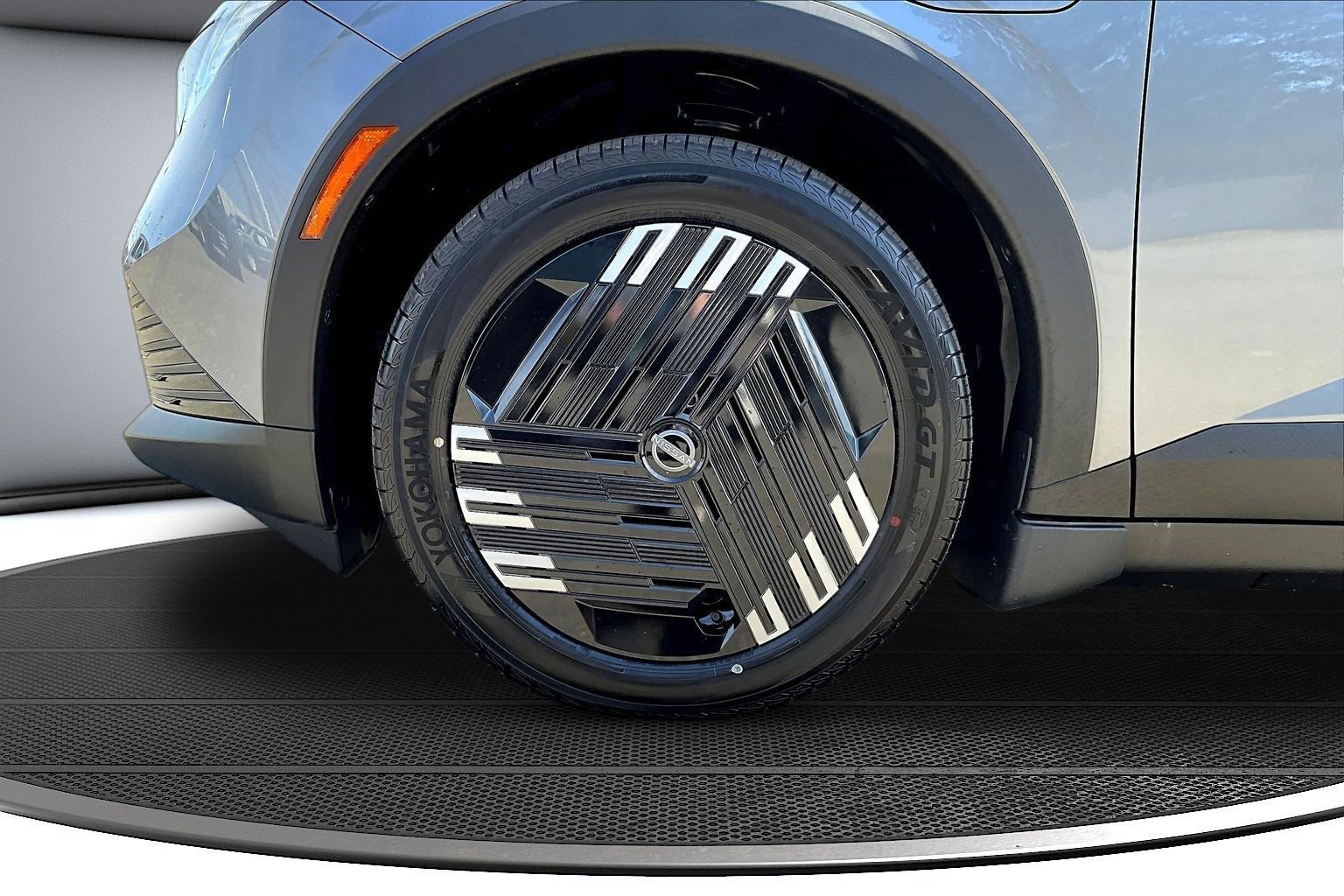 New 2026 Nissan Leaf FWD image 13