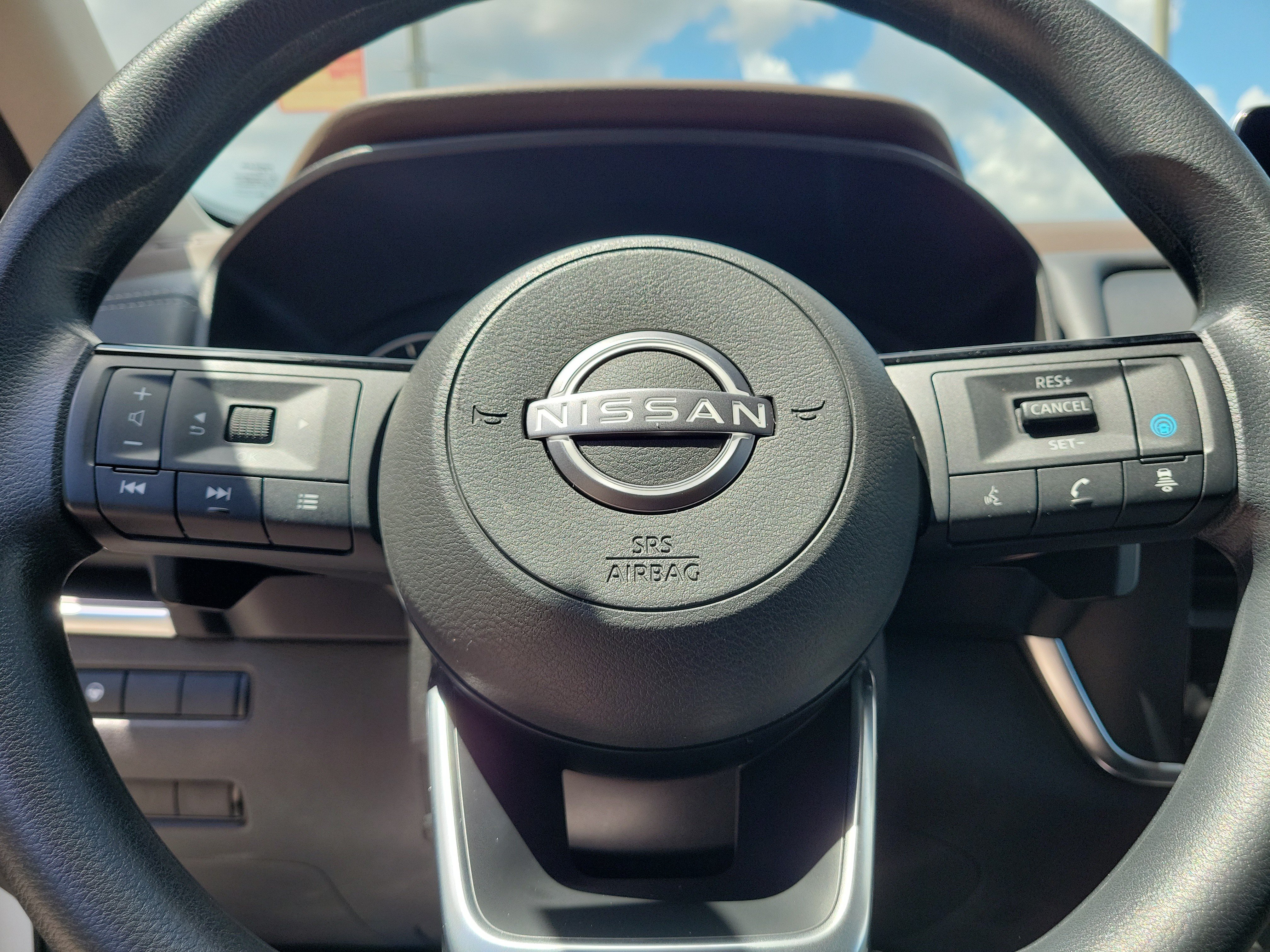 Certified 2023 Nissan Rogue SV FWD image 22