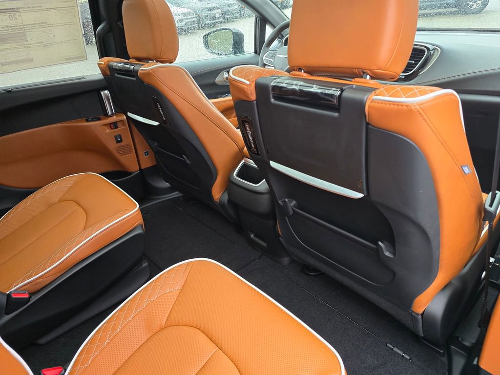 New 2026 Chrysler Pacifica Pinnacle image 29