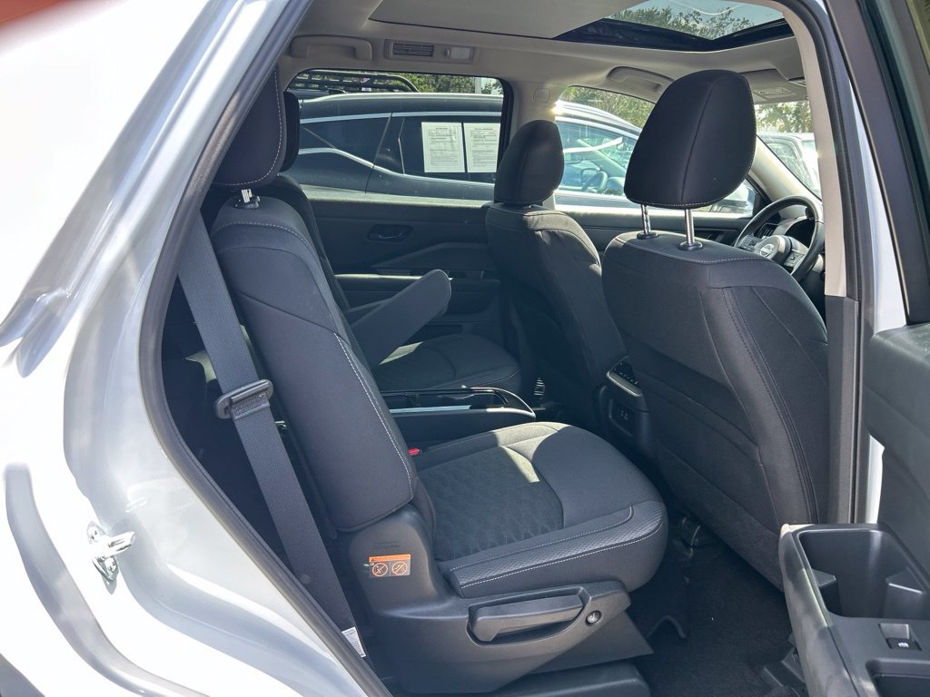 Certified 2025 Nissan Pathfinder SV w/ SV Premium Package FWD image 46